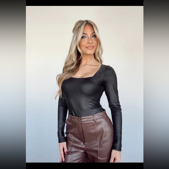 Mono B Tops - Mono B Power Sculpt Bodysuit Size Large Black Square Neckline Snap Closure NEW